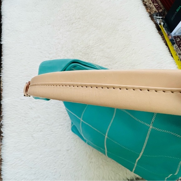 Ceci Ou Cela Plus Une Aqua Green Genuine Leather Shoulder/Hobo Bag - Picture 5 of 16